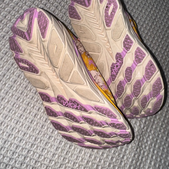 Hoka x Free People Movement Clifton 8 - Picture 7 of 9